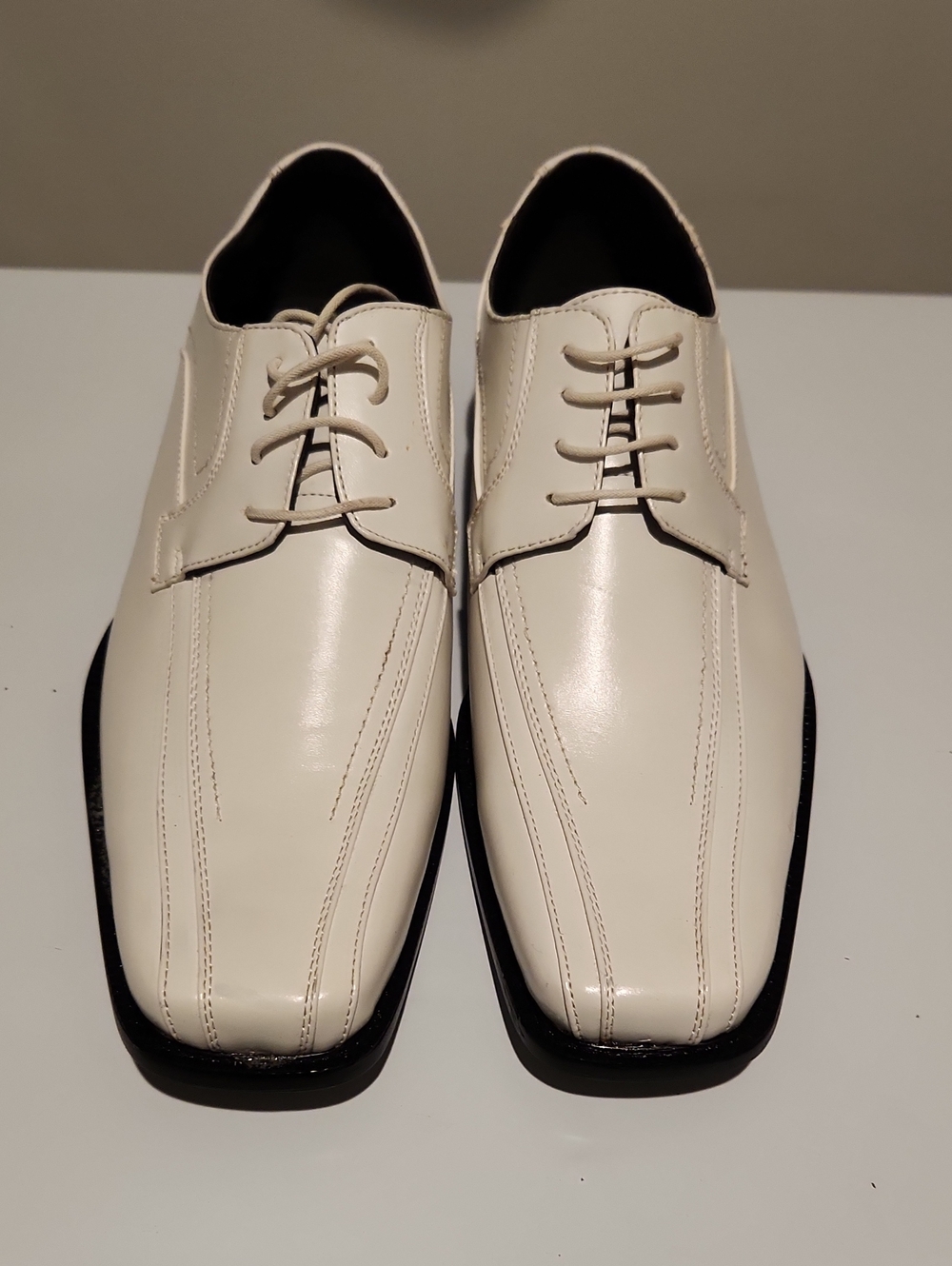 Men's White Lace-Up Derby Shoes